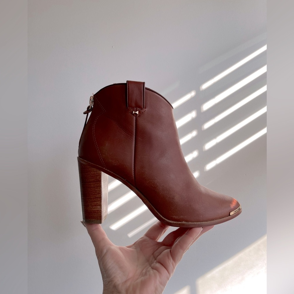 Ted Baker London Ankle Bootie Size 7.5
